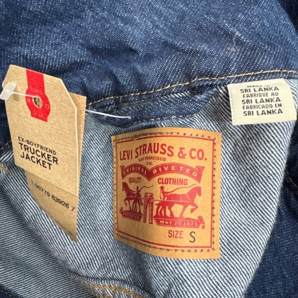 NWT Limited Edition Levi’s X Handmaid’s Tale Small Ex-Boyfriend Trucker Jacket - Picture 6 of 13